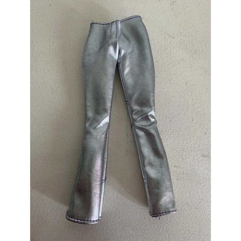 Vintage 2001 Jam n Glam Barbie Doll Silver Pants